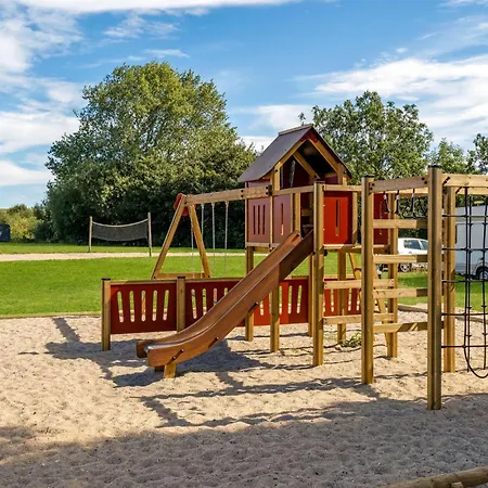 Holiday home Lovely In With Kitchen