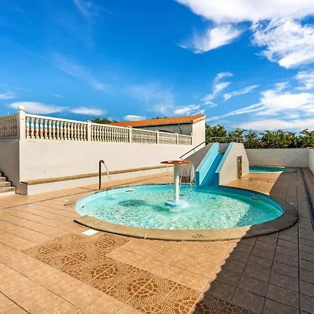 Holiday home Lovely In With Kitchen *